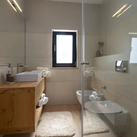 Eleonora Zuzici